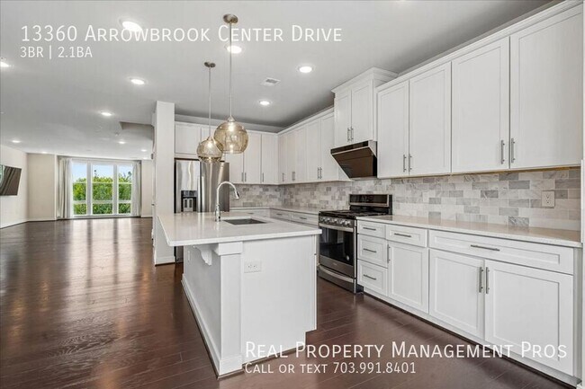 Building Photo - 13360 Arrowbrook Centre Dr