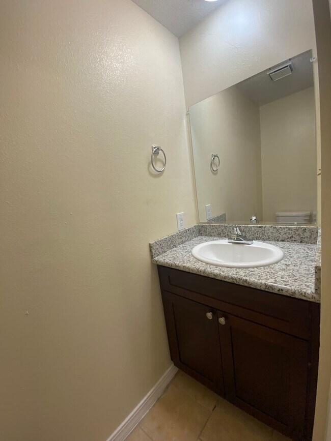 Building Photo - 3023 Toulon Dr