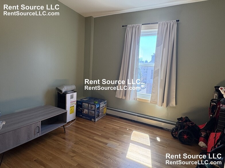 Building Photo - 471 Cambridge St