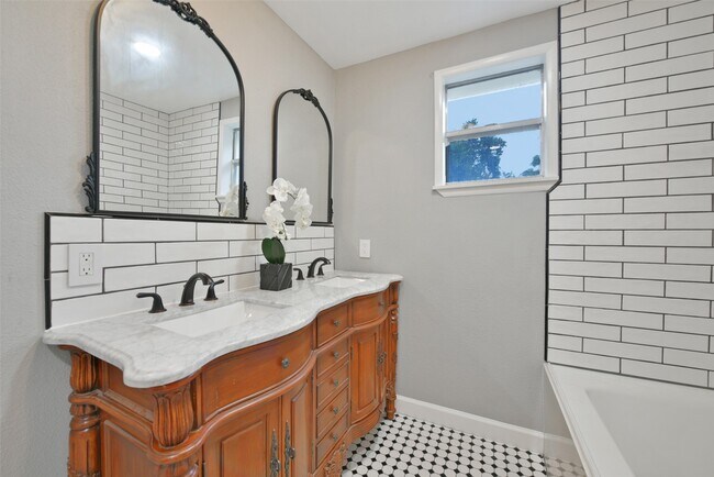 Building Photo - 3427 Avenue L