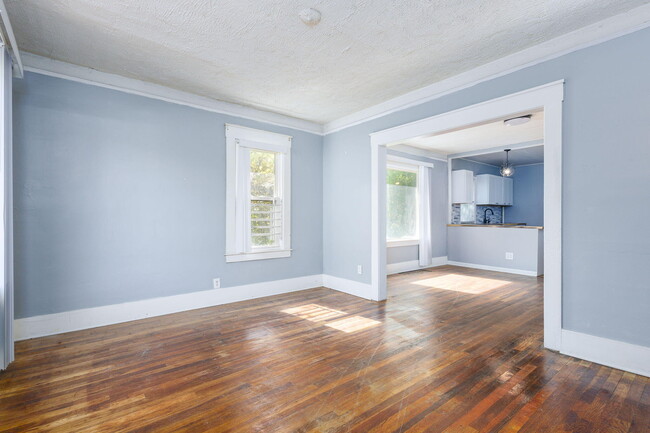 Building Photo - 20235 San Juan Dr