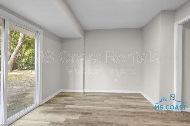 Building Photo - 2121 Alice Dr