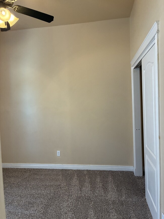 Building Photo - 5545 Manuel Moreno Dr
