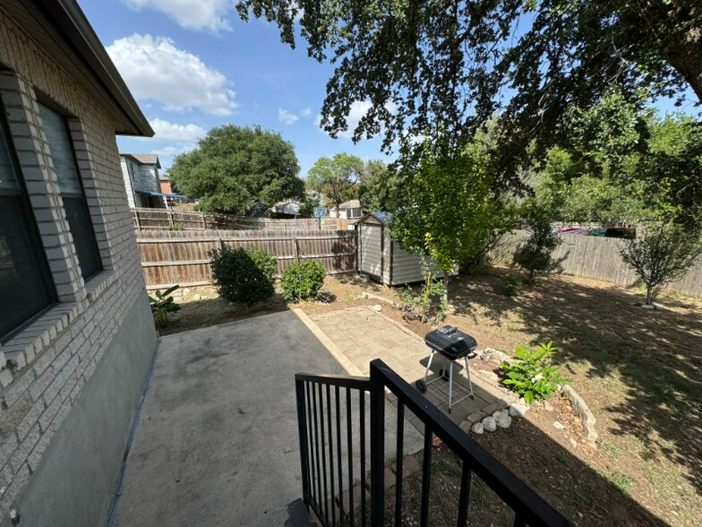 Building Photo - 7622 Forest Vale