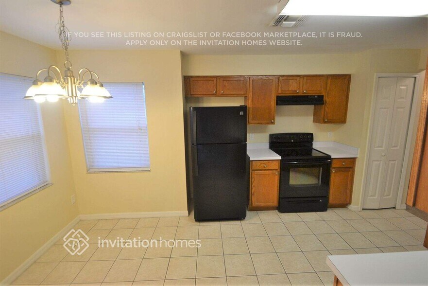 Building Photo - 10814 Crescendo Loop