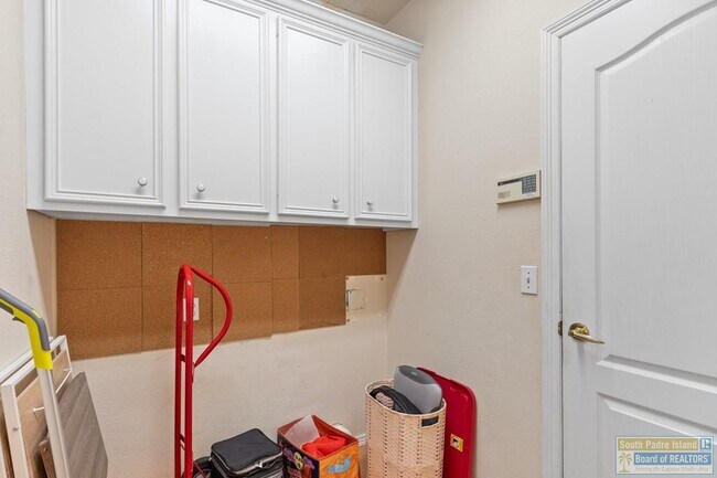 Building Photo - 22 Augusta Dr