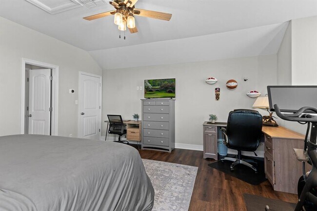 Building Photo - 112 Coral Bean Way