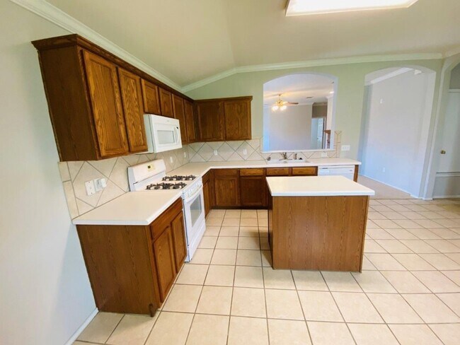 Building Photo - 207 Golden Gate Dr