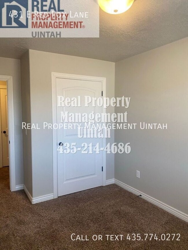 Building Photo - 431 E Red Fox Ln
