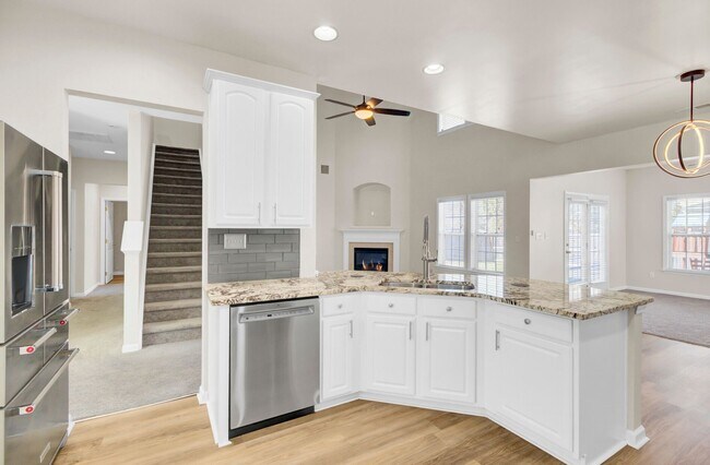 Building Photo - Spacious 5-Bedroom Rental with Dual Master...