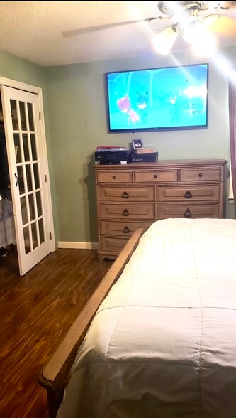 Building Photo - 126 Prentice Ave