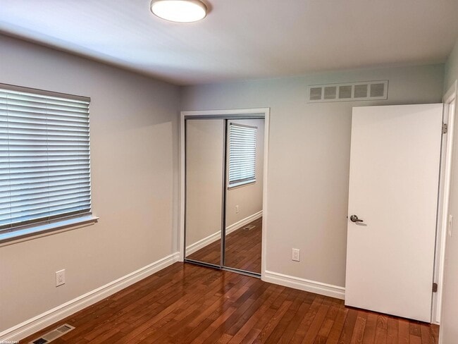 Building Photo - 5043 Tyler Dr