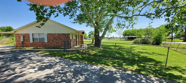 Building Photo - 6715 Grace Ln