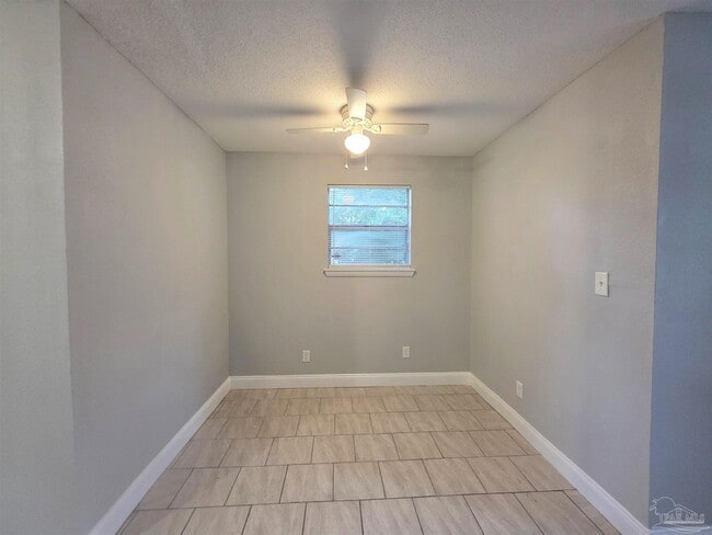 Building Photo - 6424 Dunbar Rd