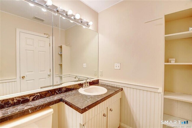 Building Photo - 334 Conestoga Way