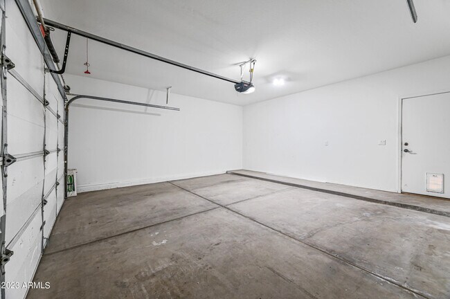 Building Photo - 4046 S Tatum Ln