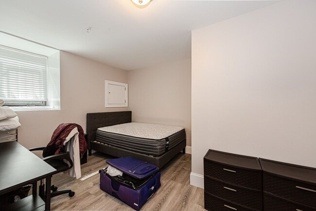 Building Photo - Renovated 3 bed 2 bath in Fort Hill......