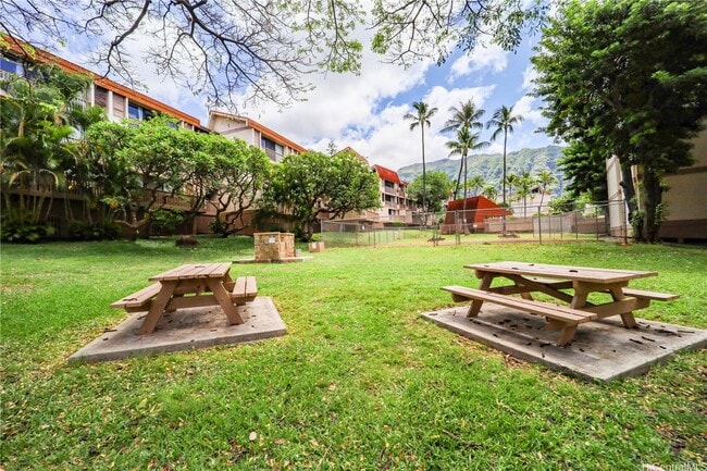 Building Photo - Makaha Valley Plantation 2 bedroom unit