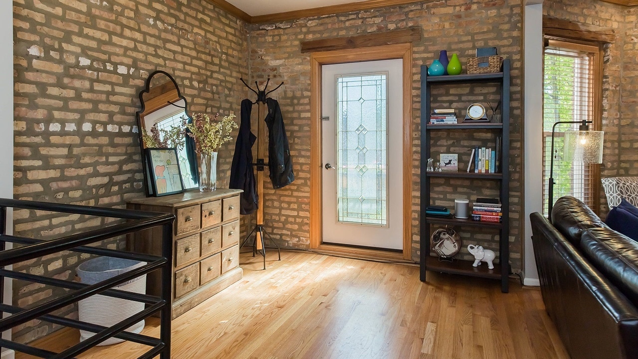 juliet window - 3436 N Ridgeway Ave