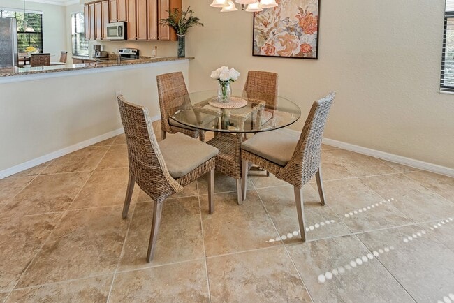 Building Photo - Available from Jun 1st as a furnished annual 2BR/2BA+Den Condo in Treviso Bay!