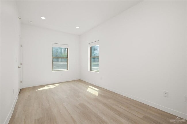 Building Photo - 500 N Ware Rd