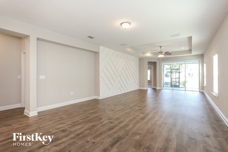 Building Photo - 82 Cottage Green Pl