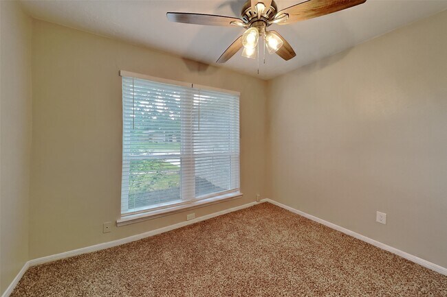Building Photo - 10107 King Ranch Ln