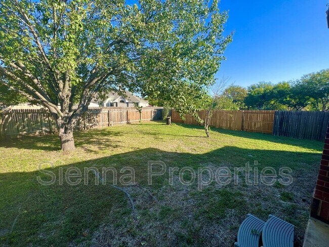 Building Photo - 11108 Visa Rose Dr