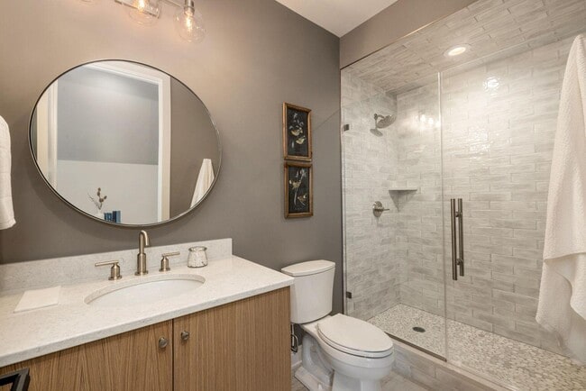 Building Photo - 5589 N Danbury Rd