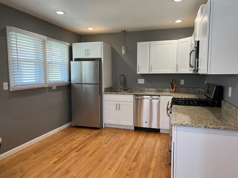 Kitchen - 1124 Emerald St