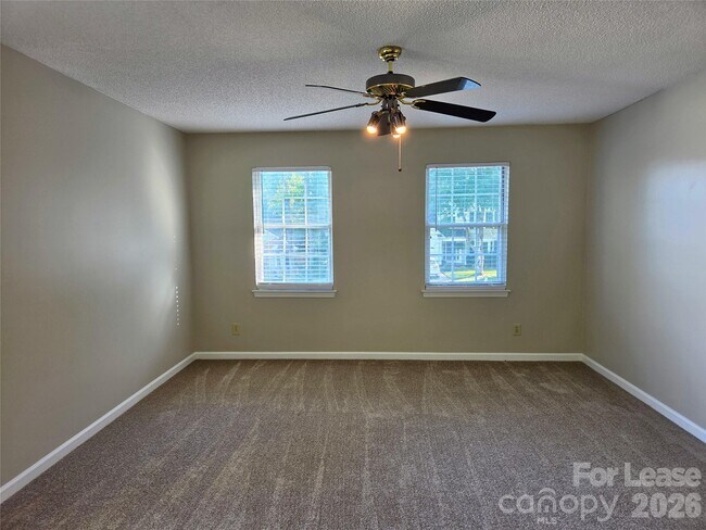 Building Photo - 5401 Groveton Ct
