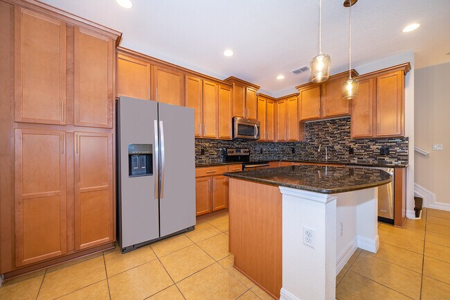 Building Photo - 10132 Eagle Creek Center Blvd