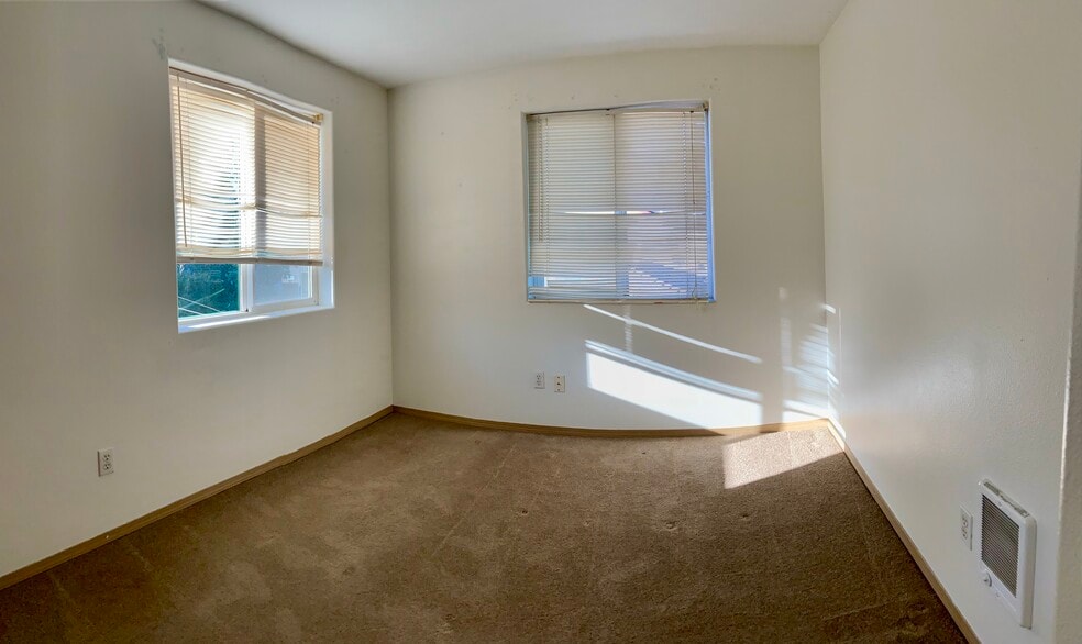 Bedroom 2 - 756 NE 92nd Ave