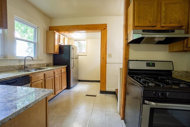 Building Photo - Bright, Spacious Single Family Home Across...