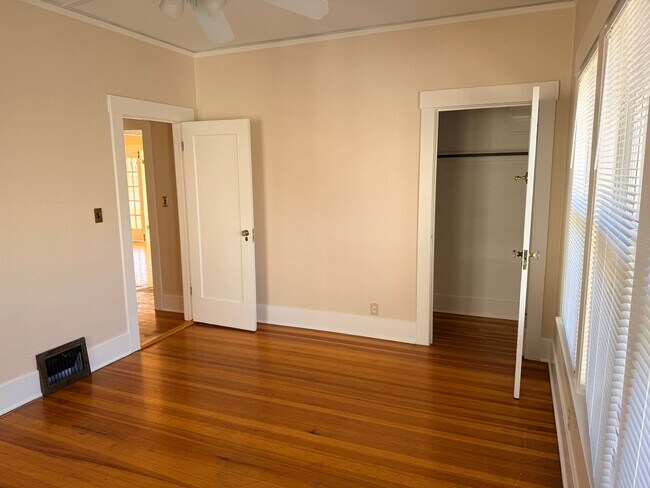 Building Photo - Nice single family home in the "OLD NORTH END"