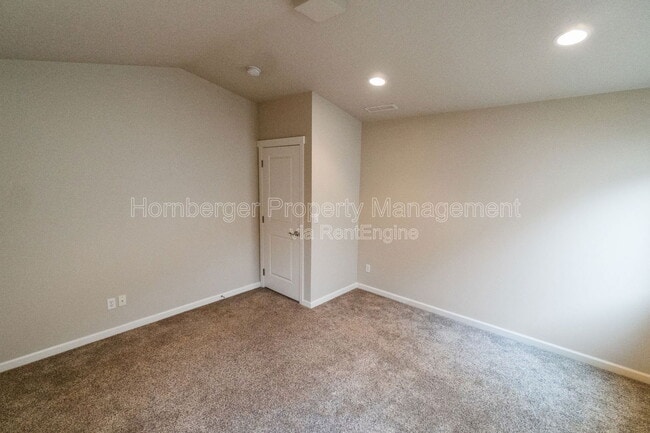 Building Photo - 1807 E Vanetta Ave