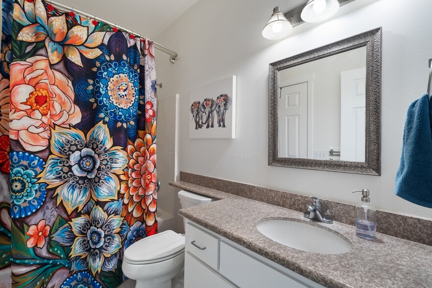 En suite 2nd Bathroom - 10800 SE 17th Cir