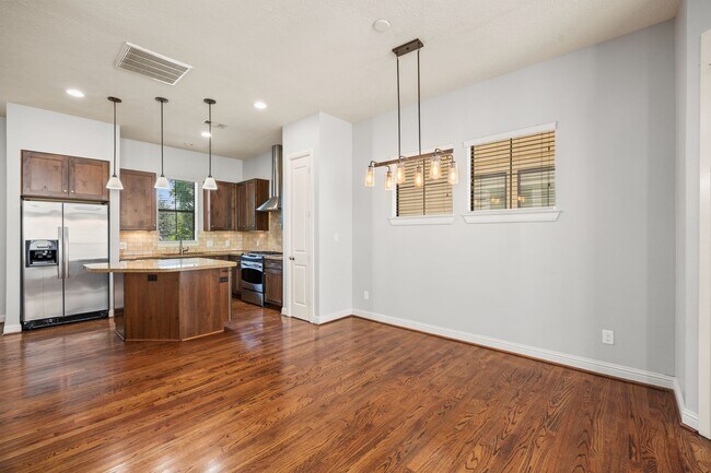 Building Photo - 5213 Eigel St