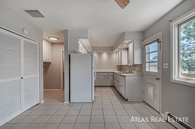 Building Photo - 9462 W 65th Ave
