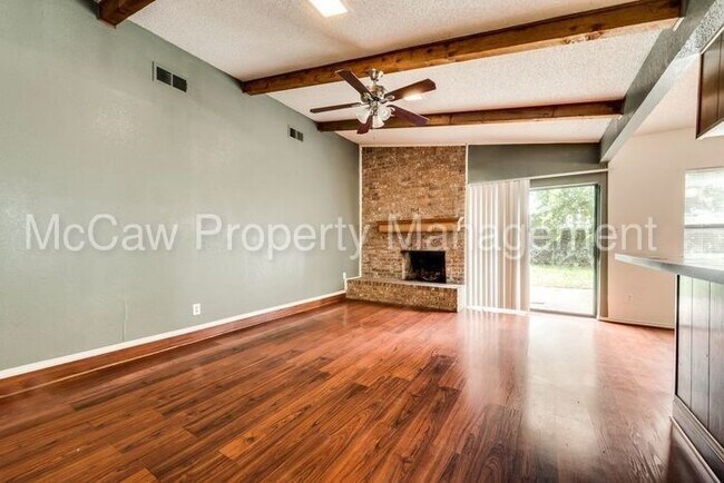 Building Photo - 2913 Green Ridge St