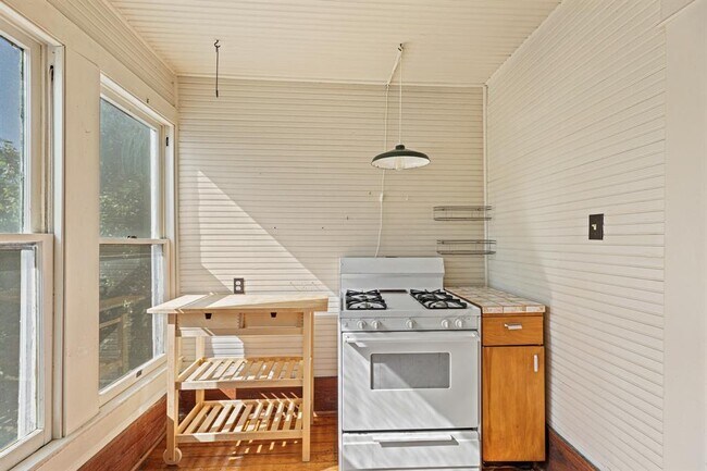 Building Photo - 3205 Guadalupe St