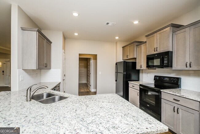 Building Photo - 250 Saddlechase Dr