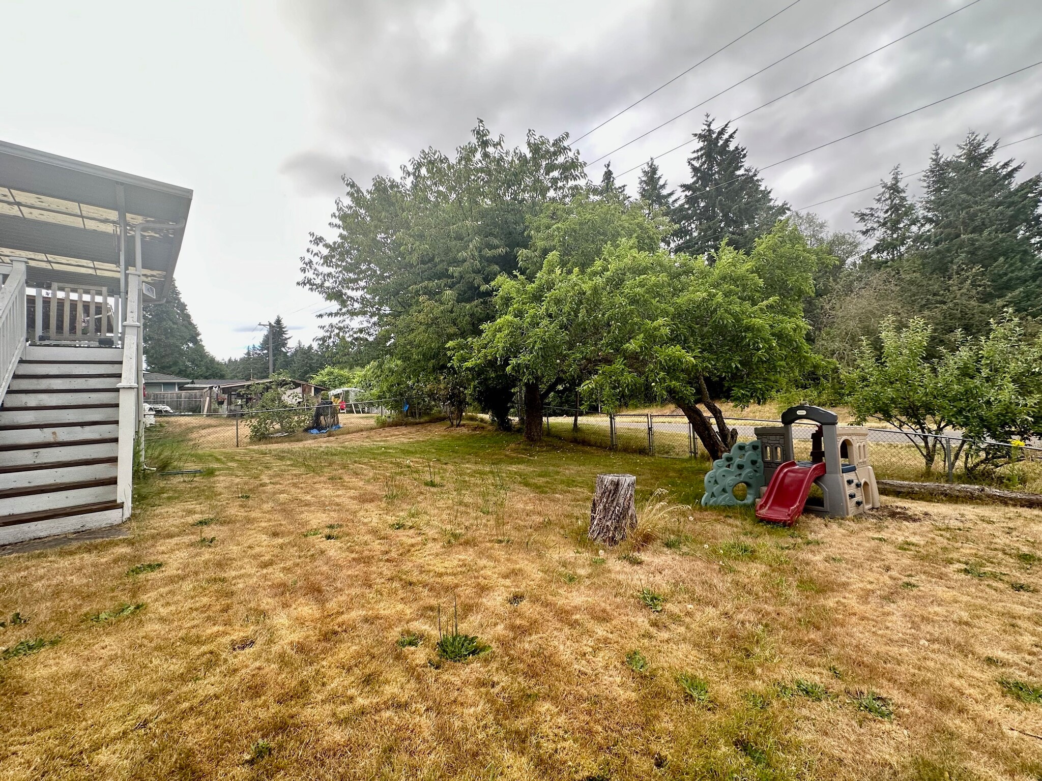 Shared Yard - 6617 E Grandview Ave