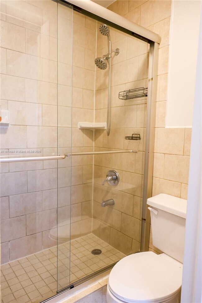 Building Photo - 6211 SW 138th Ct