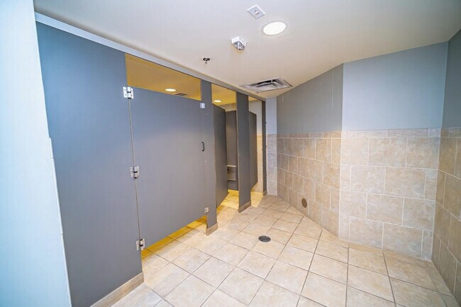 Building Photo - 3404 American Dr