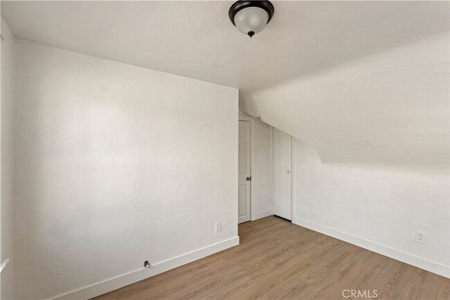 Building Photo - 266 W 9th St