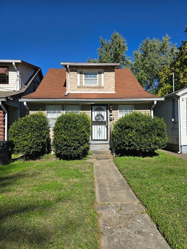 Primary Photo - ? Renovated 4-Bedroom Home with Modern Upg...