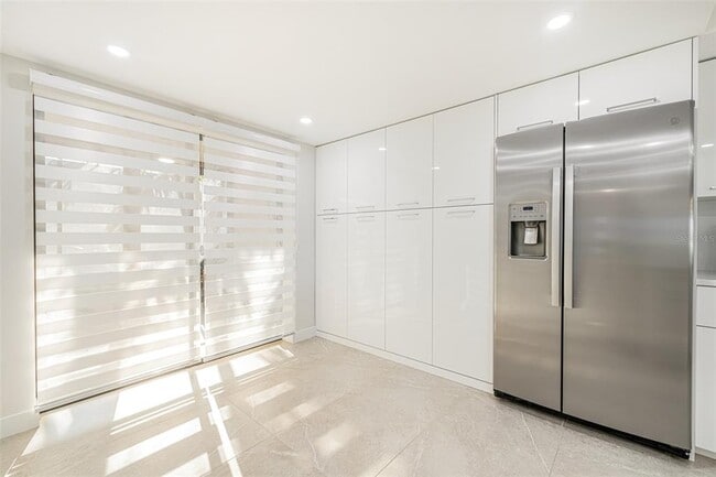 Building Photo - 16320 Kelly Cove Dr