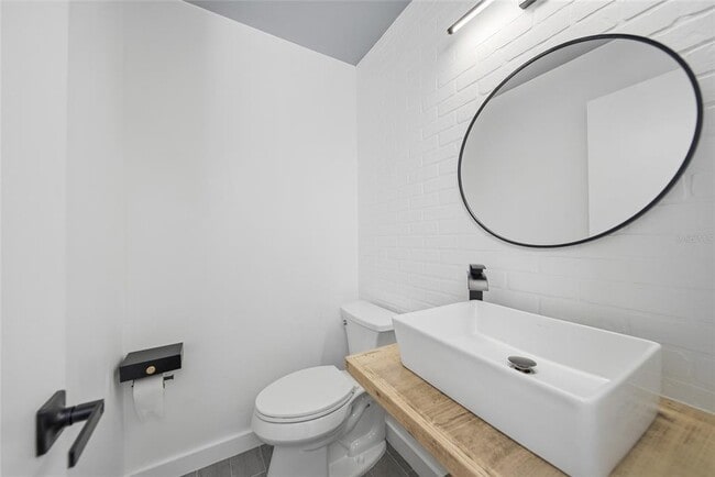 Building Photo - 34815 Gardenia Way