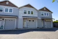 Building Photo - Charming Three Bedroom, Two and Half Bath in PowellHurst-Gilbert Neighborhood!